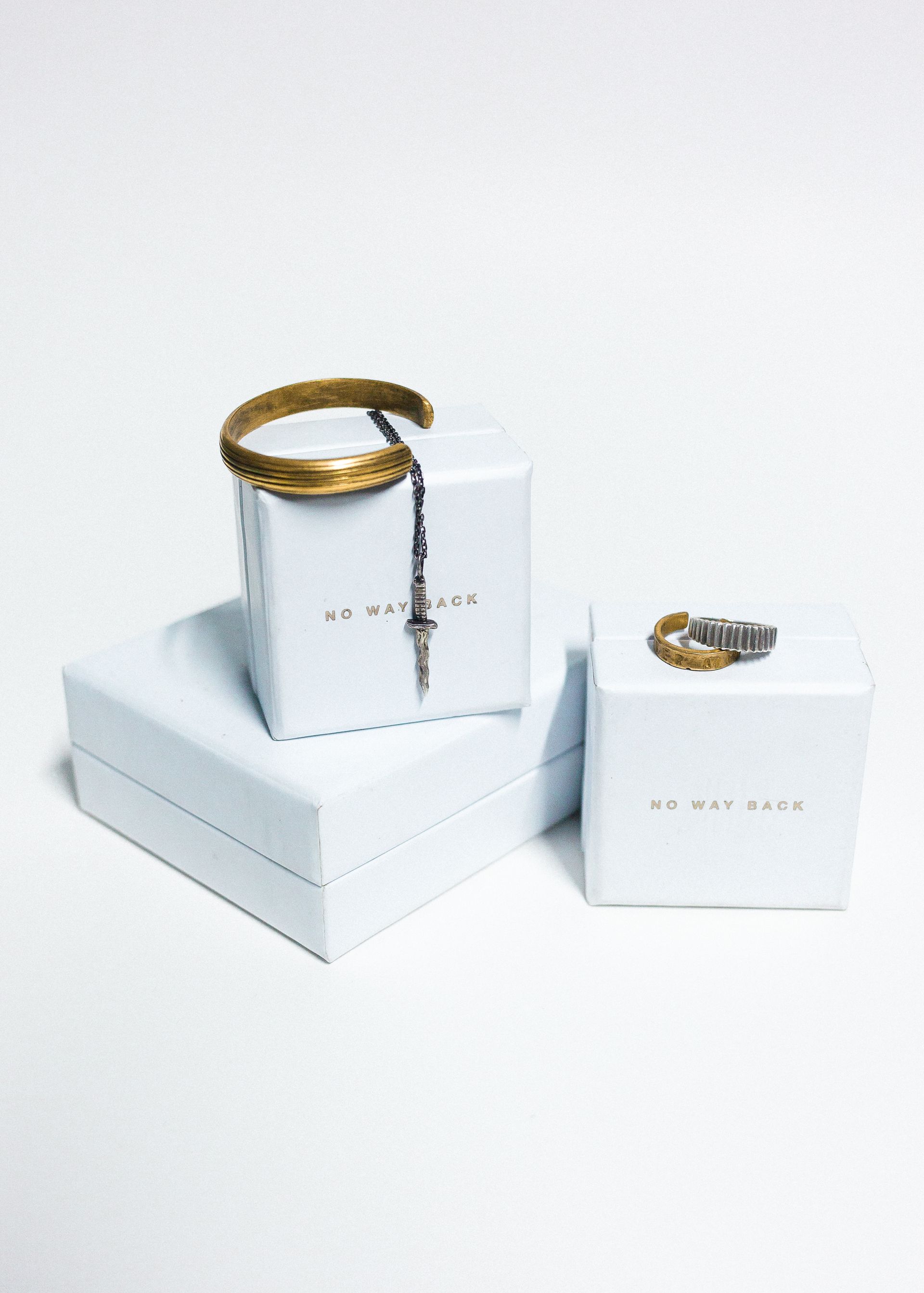 Jewellery and premium product packaging: boxes, bags, tags and stickers